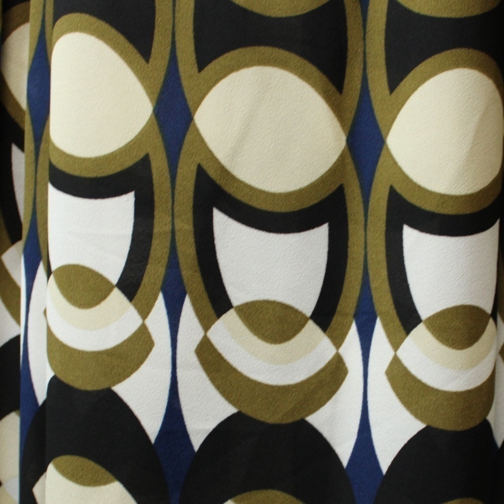 H&M Women’s Geometric Printed Pleated Midi Skirt Size 8 - Picture 3 of 13